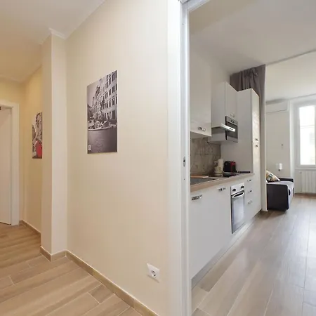 Prestigious Re Di Appartamento