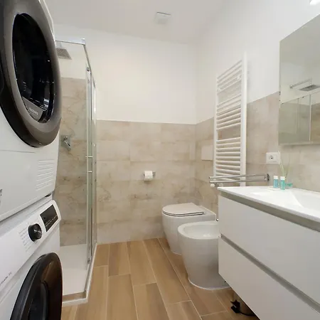 Prestigious Re Di * Róma